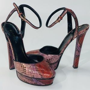 Sexy Purple Gucci Snakeskin Close Toed Heels